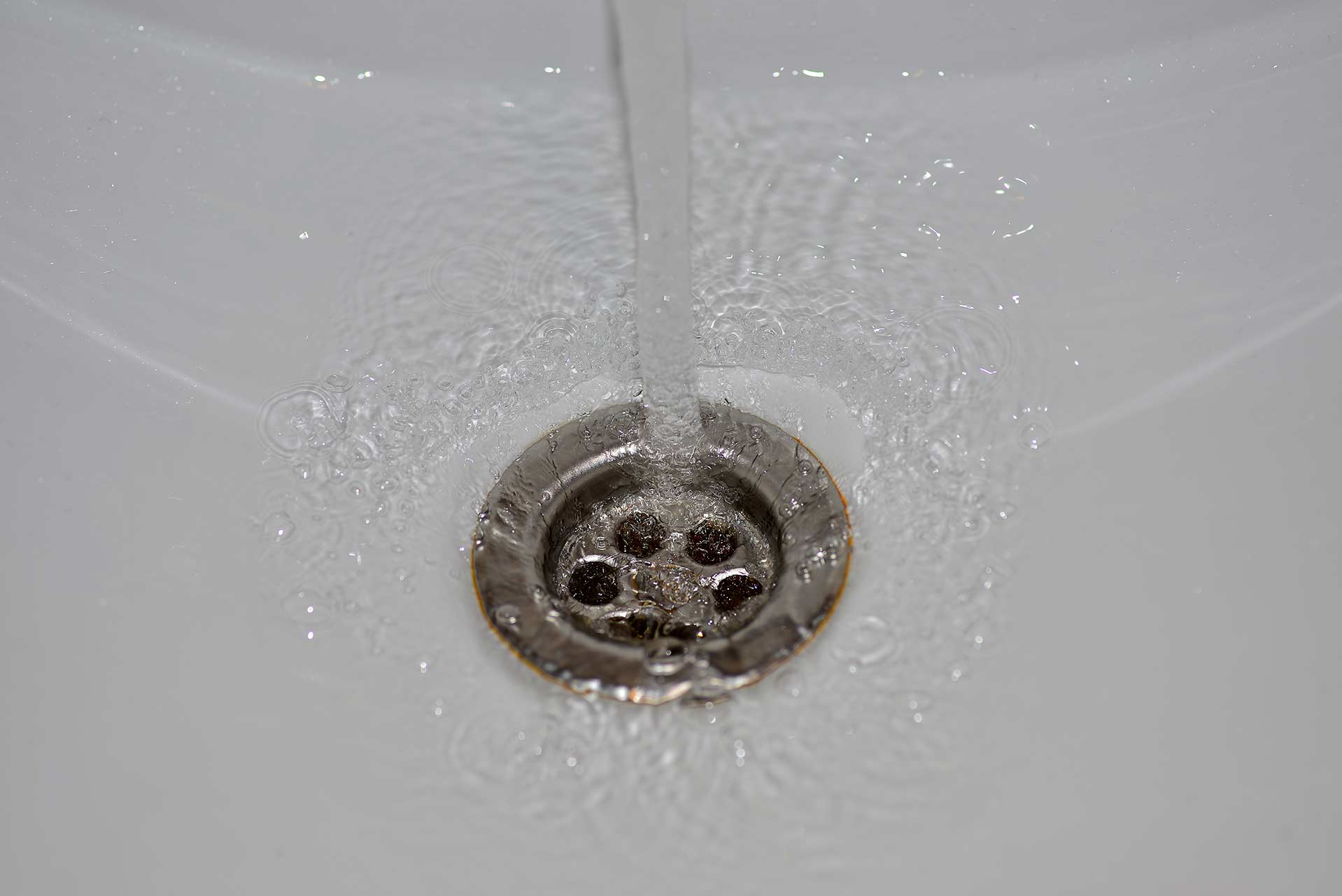 A2B Drains provides services to unblock blocked sinks and drains for properties in Livingston.